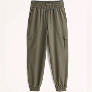 YPB motion tek cargo jogger - olive green
